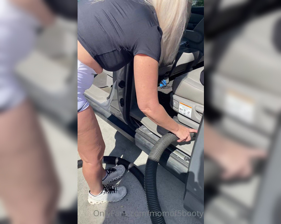 Momof5booty OnlyFans - 6 VIDEO POST!! Okay so I had so many requests to wear my white booty shorts in public so I decided 3