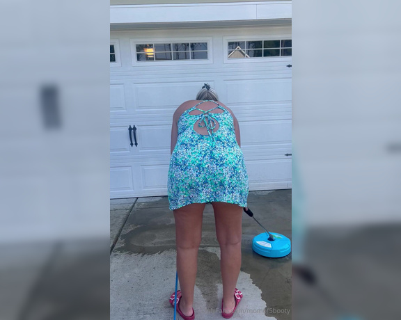 Momof5booty OnlyFans - You know I love to work hard so I can play hard! Had to pressure wash the driveway so I decided to h