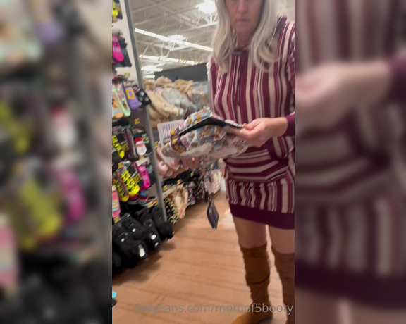 Momof5booty OnlyFans - Peek up Mommies skirt! Just doing some shopping for some new slippers lol! What would you do if you