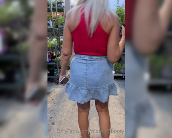 Momof5booty OnlyFans - Totally forgot to post these videos from my last shopping trip bra less! I posted the photos and t 6