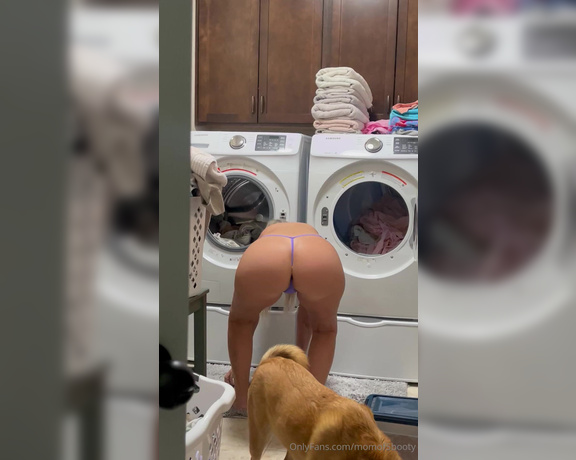 Momof5booty OnlyFans - Topless Laundry anyone Would you bend me over over the washing machine Or take me to bed