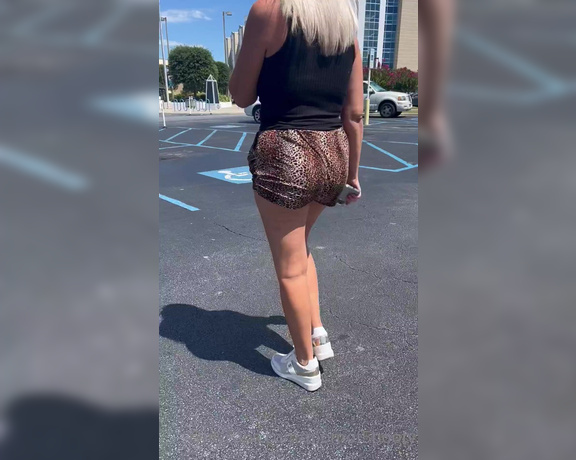 Momof5booty OnlyFans - Just a normal sexy walk through a parking lot!! I’m wearing my soft and short leopard shorts that ma