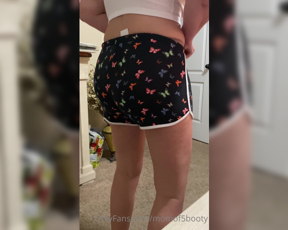 Momof5booty OnlyFans - Five Try On videos of me trying on some new clothes I bought last weekend!! Short booty shorts and 2