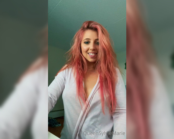 Queensylviemarie OnlyFans - It’s a little cold in here