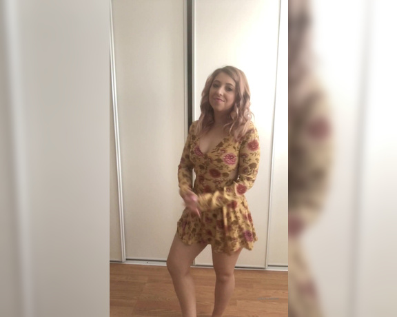 Queensylviemarie OnlyFans - What do you think of my short little dress