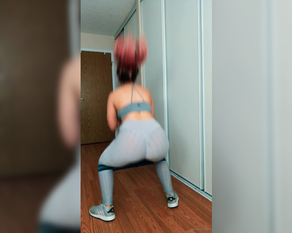 Queensylviemarie OnlyFans - Wanted to record a little workout for you if you liked it let me know and I’ll post more like it