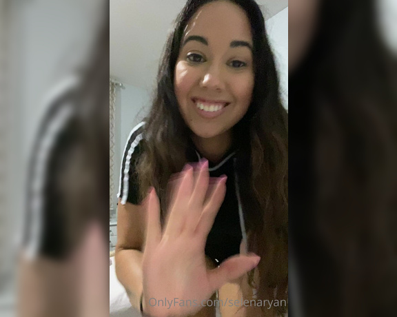 Selena Ryan Porn aka Selenaryan OnlyFans - Do you like my outfit of the day Check your DMs babe!