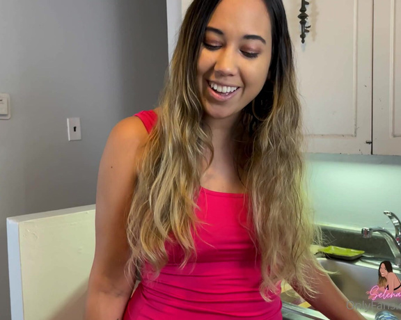 Selena Ryan Porn aka Selenaryan OnlyFans - SNEAKY SLUT SUCKING AND FUCKING DOGGY WITH PARENTS IN THE OTHER ROOM CUMSHOT FACIAL now in your DMs!