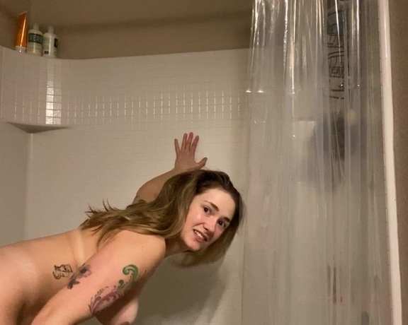 Siri Dahl aka Siridahl OnlyFans - Shower video!! Using my new iPhone gimbal