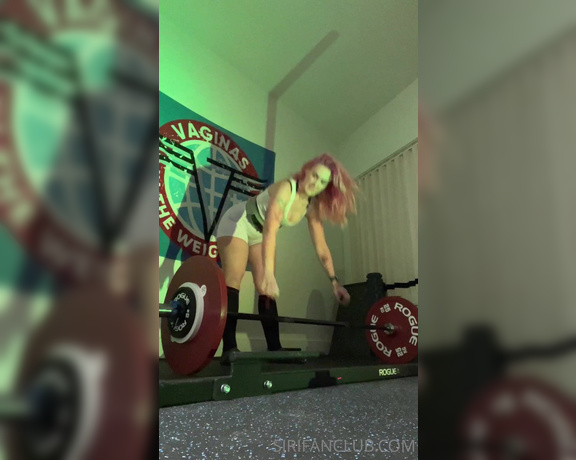 Siri Dahl aka Siridahl OnlyFans - I finally got my deadlift platform set up at home so of course I had to immediately do some topless
