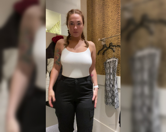 Siri Dahl aka Siridahl OnlyFans - Trying on clothes I bought everything EXCEPT the dresses and pants