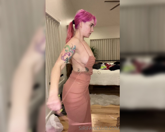 Siri Dahl aka Siridahl OnlyFans - Trying on my outfit for the XBIZ awards … I bought this dress without realizing it has a stupid ass