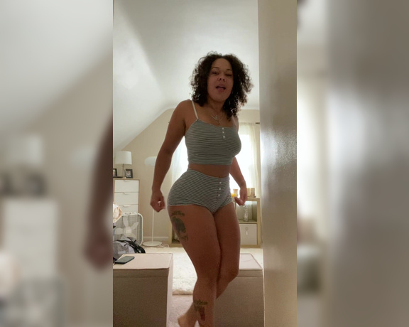 Taelermade OnlyFans - Trying to be sexy, I fell