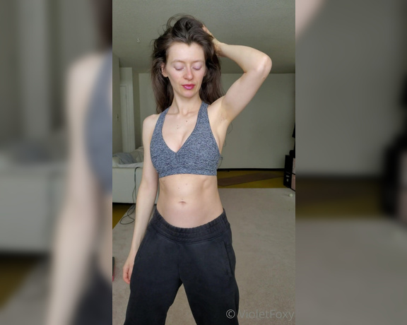 Violet Foxy aka Violetfoxy OnlyFans - Sweatpants, bed head, cute sports bra Talking about a hair cut Boob Flash! 1