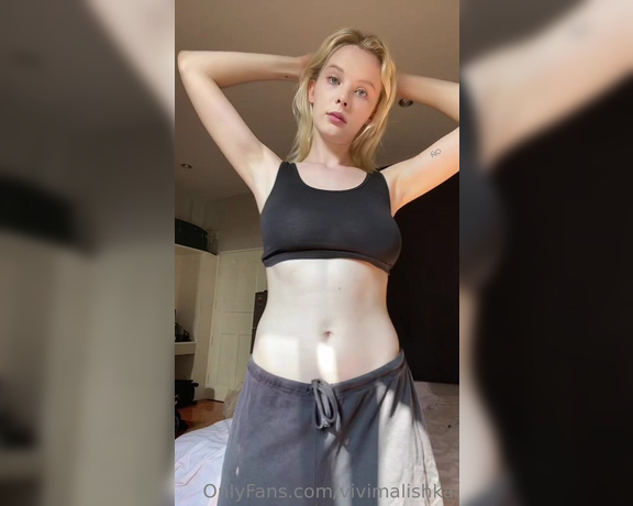 Vivimalishka OnlyFans - Hellooooo its sunny here today