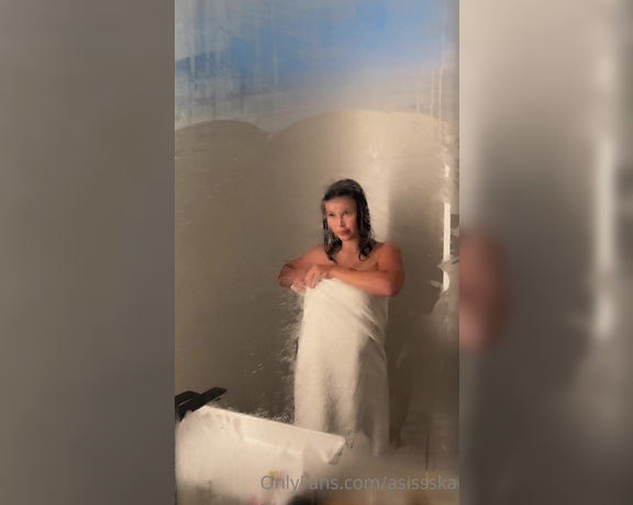 Asissska OnlyFans - POV You walk into my bathroom