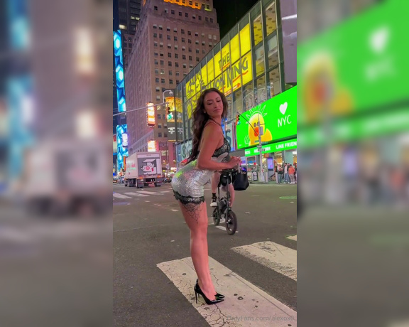 Alexox0 OnlyFans - City girl @