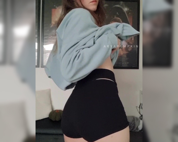 Arya Rose aka Aryapumpkin OnlyFans - A little booty at the start of a month never hurts