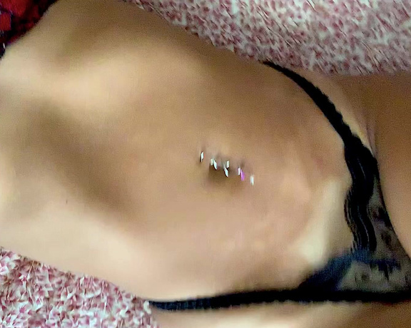 Dulcevanessa Non Nude Teasing In Bra And Thong