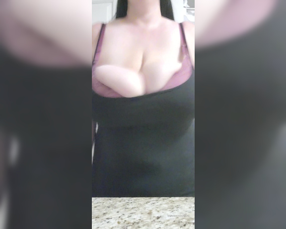 Bustybigbooty OnlyFans - Well because TITTY TUESDAY!!! Should I post more boobies