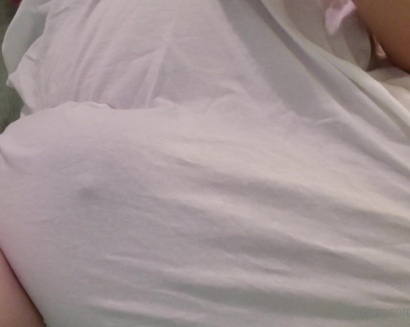 Bustybigbooty OnlyFans - Is it just me or do you think its super hot when a busty girl is wearing a white shirt with no