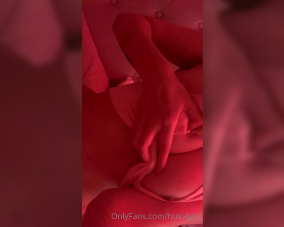 Husvjjal aka Husvjjal2 OnlyFans - Im so horny come suck my nipples