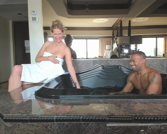 Jess Ryan Porn aka Jess_ryan OnlyFans - @rockhard007 and I get ready for some fun in the spa tub Im learning how to blur out my hubby came