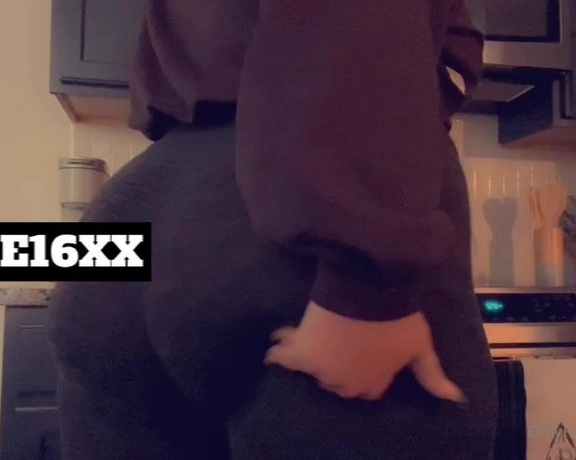 Kate16xx OnlyFans - Who wants to see under the pants tip $3