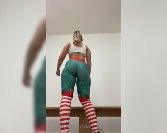 Michabubbles aka Michabubblesvip OnlyFans - Should I do more gymworkout attached videos I think the Christmas leggings deserve the like!