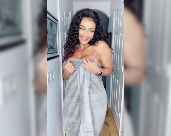 Sonya Red aka Mixedhotchick OnlyFans - Watch me drop my towel