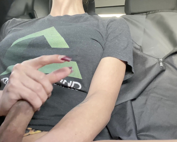 THE DOMINO PRESLEY aka Dominopresley OnlyFans - Stroking in my car