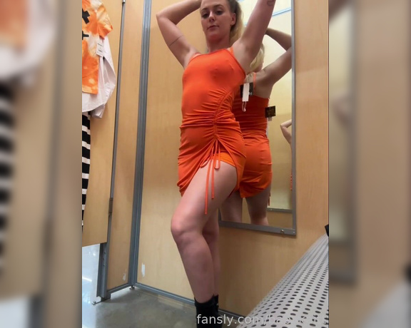 Babykaitt Fansly - FITTING ROOM SOLO PLAY Watch as I strip off my clothes and try on this super sexy ora