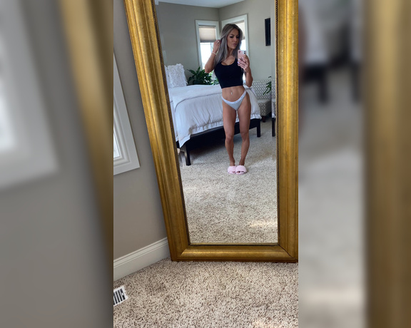 Autumn Blair aka Autumndoll_xo OnlyFans - OOTD Panty party