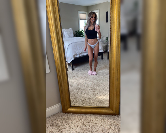 Autumn Blair aka Autumndoll_xo OnlyFans - OOTD Panty party