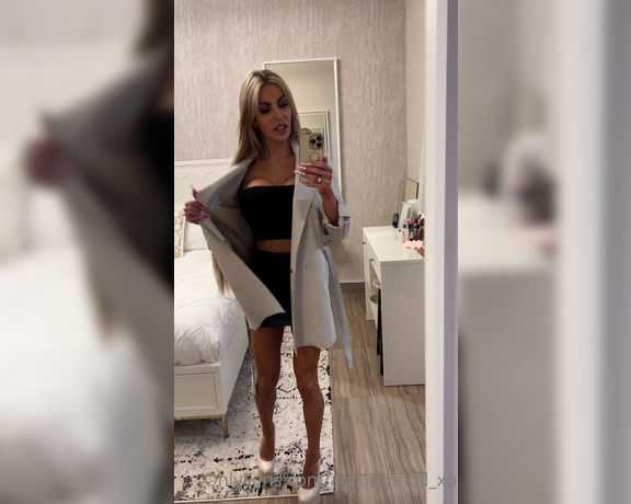 Autumn Blair aka Autumndoll_xo OnlyFans - Little Black two Piece set OOTD!