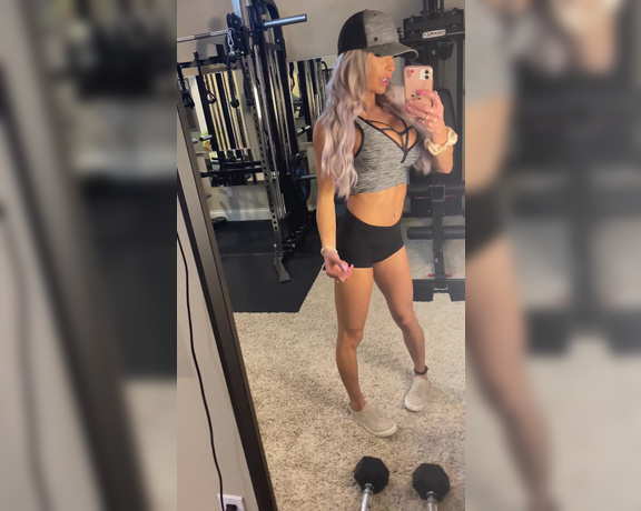 Autumn Blair aka Autumndoll_xo OnlyFans - Gym OOTD! I got these sports bras with a built in cage” so I don’t explode out of them