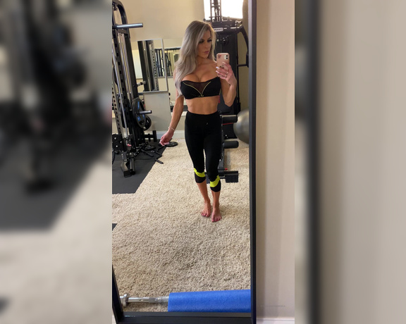 Autumn Blair aka Autumndoll_xo OnlyFans - Gymin