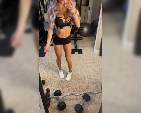 Autumn Blair aka Autumndoll_xo OnlyFans - Good Morning everybody!!! Since you last saw me right here in the gym, I went to sleep but I’m back