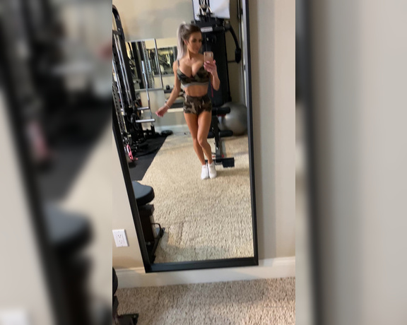 Autumn Blair aka Autumndoll_xo OnlyFans - I’m here to pump YOU up