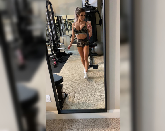 Autumn Blair aka Autumndoll_xo OnlyFans - I’m here to pump YOU up