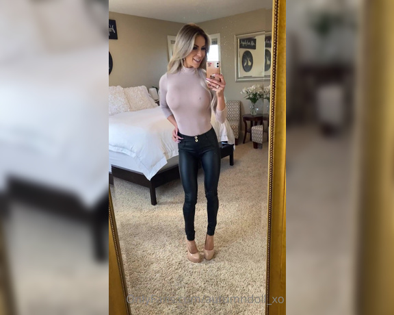 Autumn Blair aka Autumndoll_xo OnlyFans - OOTD!! How you like me now If you like this top hit the like button with the $ on it