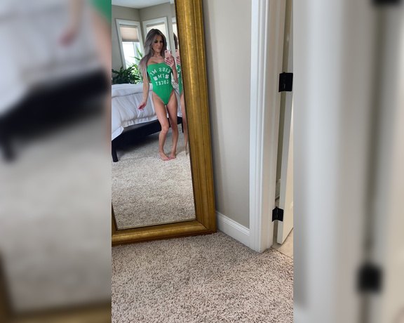 Autumn Blair aka Autumndoll_xo OnlyFans - Happy St Patrick’s Day OOTD