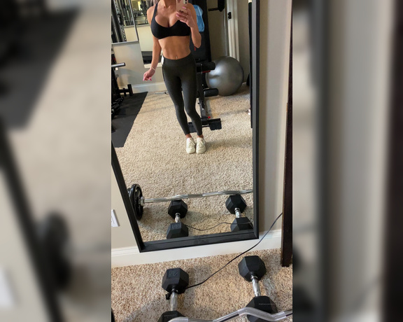 Autumn Blair aka Autumndoll_xo OnlyFans - Alright time to get back at it Gym time Hiiiibyyyyeee