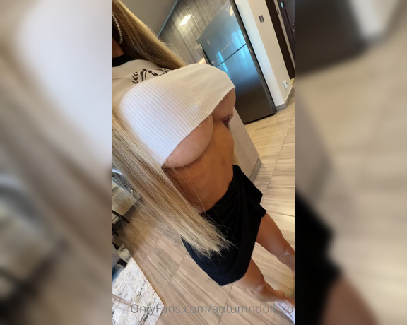 Autumn Blair aka Autumndoll_xo OnlyFans - Okay I’m back with 2 more suitcases full of clothes Outfit of the day Baseball Tee and Skirt