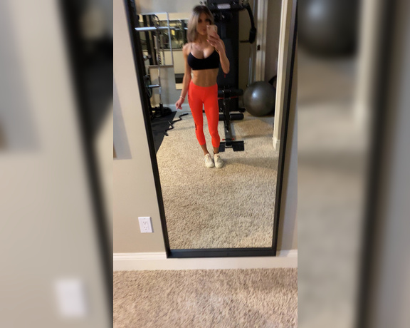 Autumn Blair aka Autumndoll_xo OnlyFans - OOTD GYM pinkish pants 6x