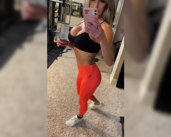 Autumn Blair aka Autumndoll_xo OnlyFans - OOTD GYM pinkish pants 6x