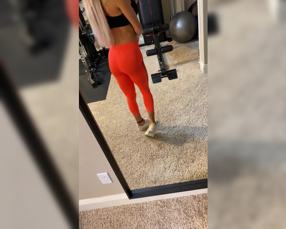 Autumn Blair aka Autumndoll_xo OnlyFans - OOTD GYM pinkish pants 6x