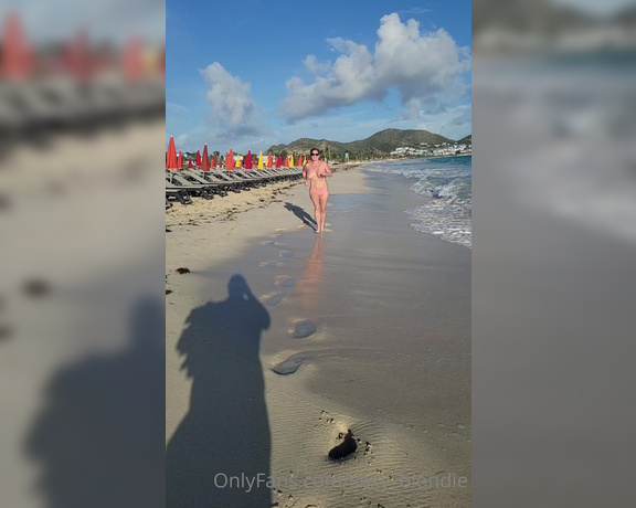 Bikini Nicole aka Bikininicole OnlyFans - Running into to weekend like