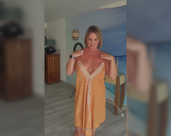 Bikini Nicole aka Bikininicole OnlyFans - This dress has such easy access!