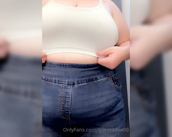 Jenna Rae aka Queenbbw00 OnlyFans - Titty jiggles are always a good way to start the day